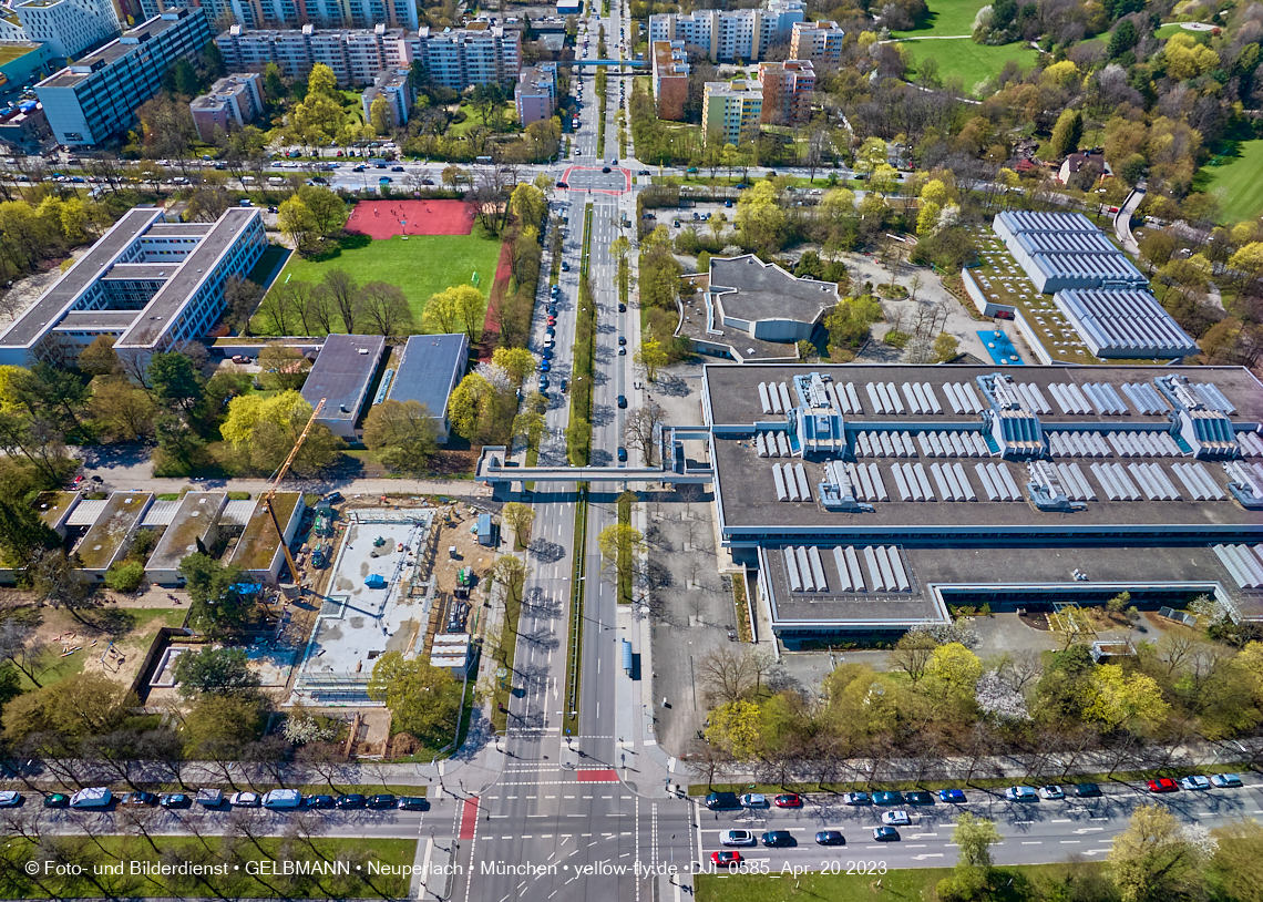 21.04.2023 - Luft- und Ebenenfotos vom Haus für Kinder in der Quiddestraße in Neuperlach